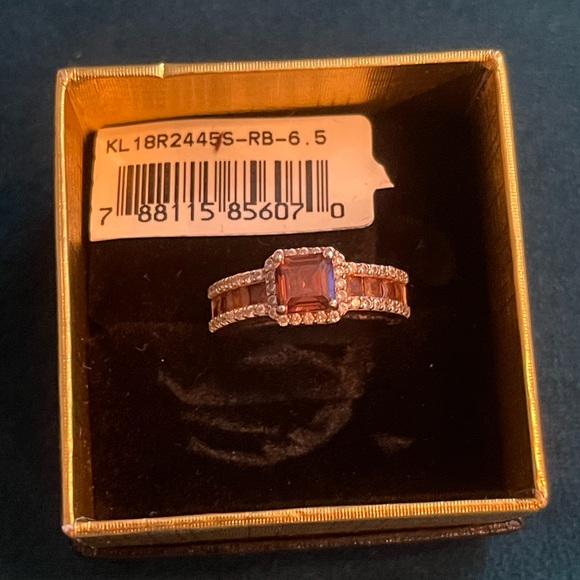 SNLY Sterling Silver Asscher Cut Brown Cubic Zirconia Size 6.5 - Picture 1 of 5